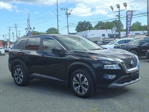 Used 2023 Nissan Rogue SV AWD/4WD image 2