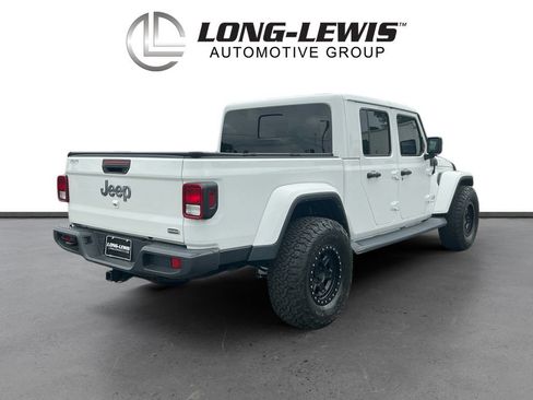 Used 2023 Jeep Gladiator Overland w/ Trailer Tow Package AWD/4WD image 7