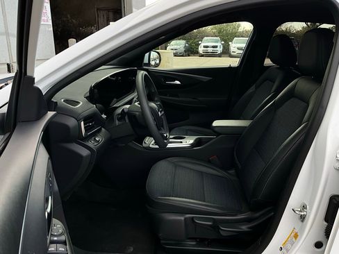 Used 2025 Buick Envista Preferred image 10