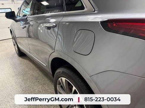 Used 2021 Cadillac XT5 Premium Luxury AWD/4WD image 10