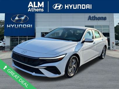 New 2025 Hyundai Elantra SE