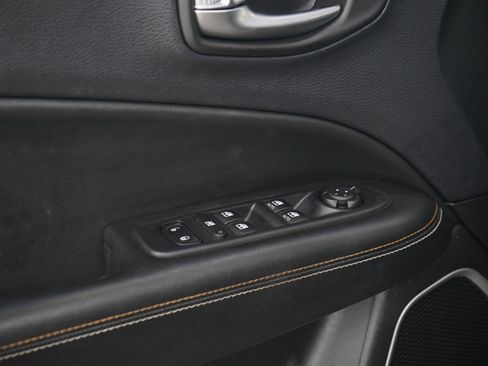 Used 2018 Jeep Compass Latitude w/ Popular Equipment Group AWD/4WD image 21