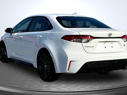 Used 2025 Toyota Corolla SE FWD image 4