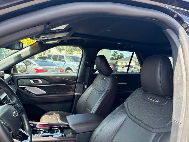 Certified 2025 Ford Explorer Platinum w/ LUX Leather Package AWD/4WD image 72
