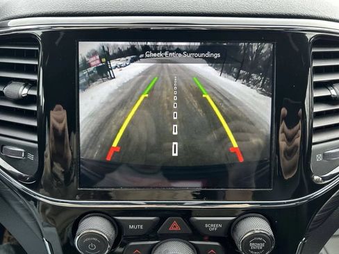 Used 2022 Jeep Grand Cherokee Laredo X AWD/4WD image 17