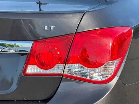 Used 2015 Chevrolet Cruze LT w/ Technology Package image 29