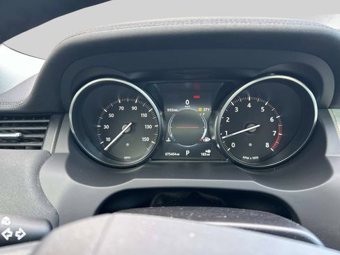 Used 2017 Land Rover Range Rover Evoque SE image 28