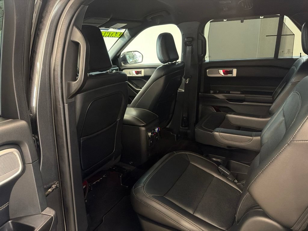 Used 2020 Ford Explorer Limited w/ Hybrid Equipment Group 310A AWD/4WD image 57