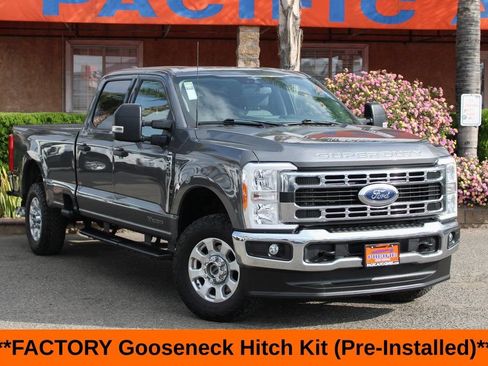Used 2023 Ford F250 XLT AWD/4WD image 2