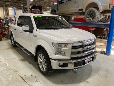 Used 2016 Ford F150 Lariat w/ Equipment Group 502A Luxury AWD/4WD image 3