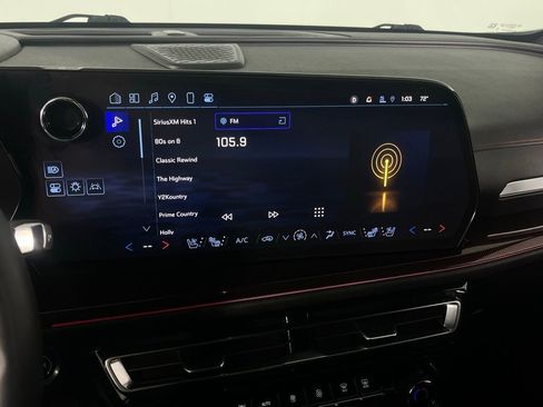 Used 2024 Chevrolet Traverse RS image 23