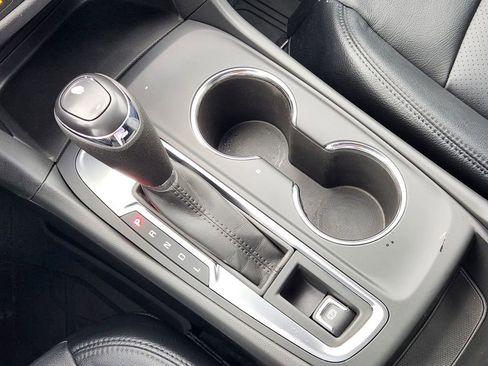 Used 2021 Chevrolet Equinox LT image 21