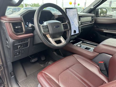 Used 2024 Ford Expedition Limited RWD image 18