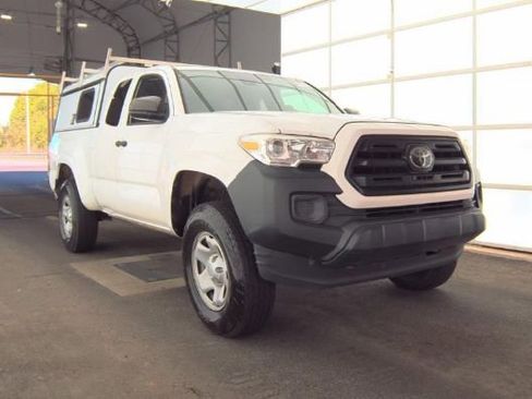 Used 2019 Toyota Tacoma SR RWD image 1