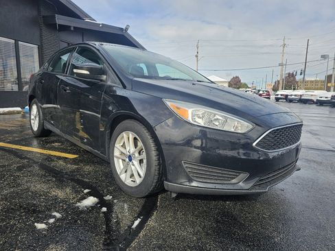 Used 2016 Ford Focus SE w/ Reverse Sensing Package image 3