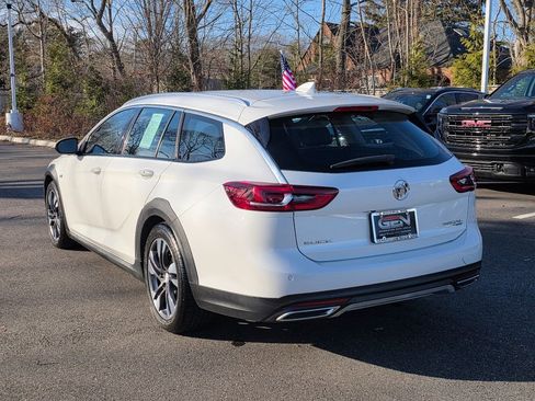 Used 2018 Buick Regal Essence w/ Driver Confidence Package #1 image 5