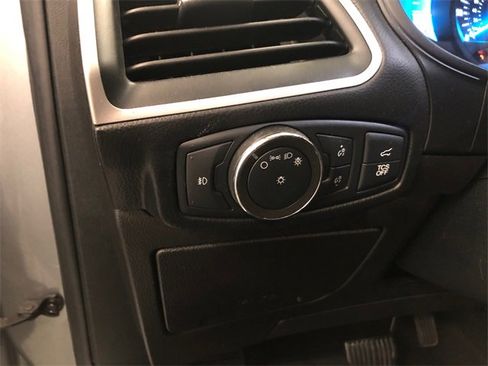 Used 2022 Ford Edge SEL w/ Convenience Package image 18