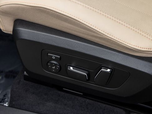 Used 2025 BMW X3 xDrive30i w/ M Sport Package image 24