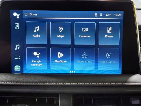 Used 2023 Chevrolet Suburban Premier AWD/4WD image 23