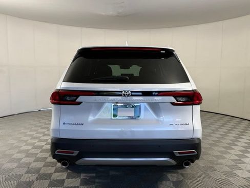 Used 2024 Toyota Grand Highlander AWD Hybrid image 4