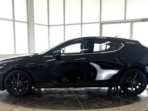 Used 2021 MAZDA MAZDA3 s FWD image 4