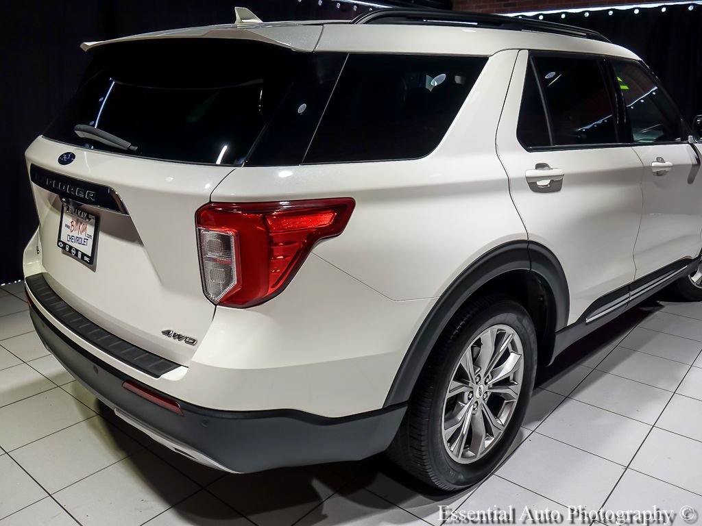 Used 2022 Ford Explorer XLT w/ Equipment Group 202A AWD/4WD image 9