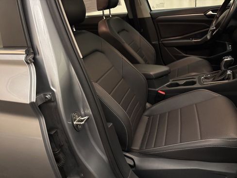 Used 2023 Volkswagen Jetta SE image 21