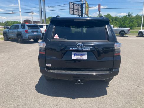 Used 2024 Toyota 4Runner SR5 RWD image 6