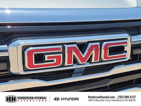 Used 2025 GMC Terrain Elevation w/ Elevation Premium Package AWD/4WD image 11