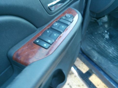 Used 2009 Chevrolet Silverado 2500 LTZ w/ Suspension Package, Off-Road AWD/4WD image 31