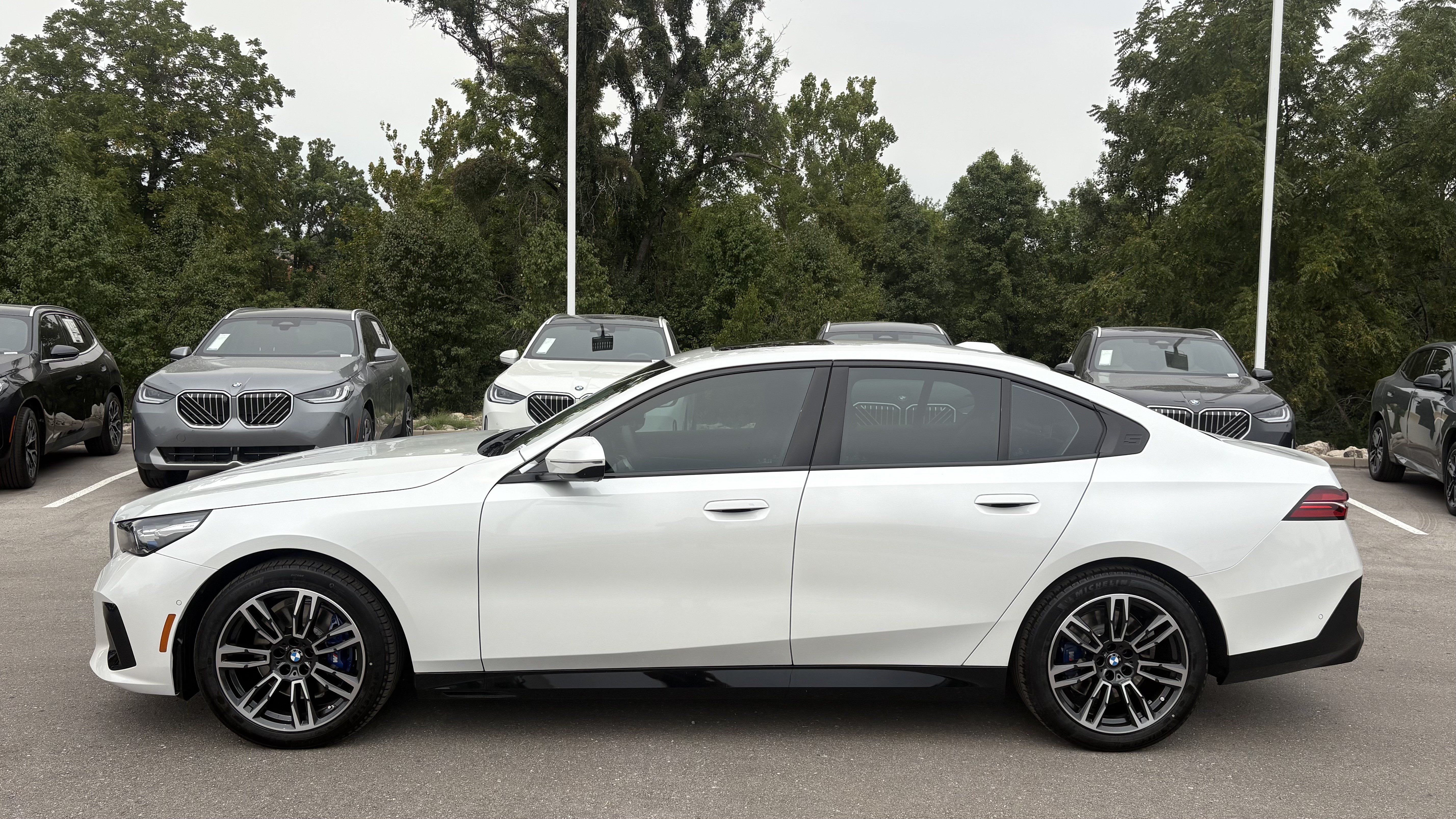 Used 2026 BMW 530i xDrive w/ M Sport Package AWD/4WD image 7