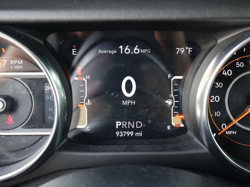 Used 2019 Jeep Wrangler Unlimited Sahara image 37