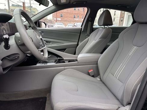 Used 2024 Hyundai Elantra SEL w/ Convenience Package image 18
