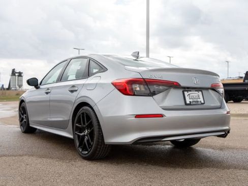 Used 2024 Honda Civic Sport image 5