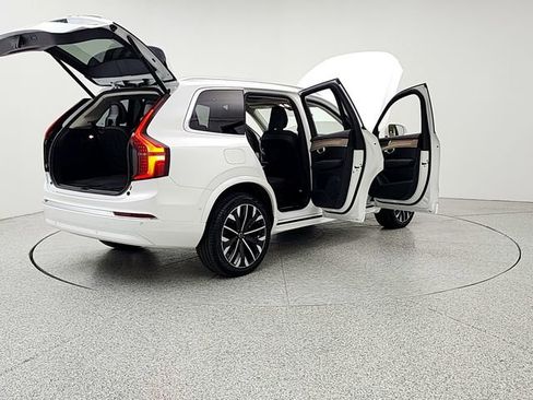 Used 2025 Volvo XC90 B6 Plus AWD/4WD image 11