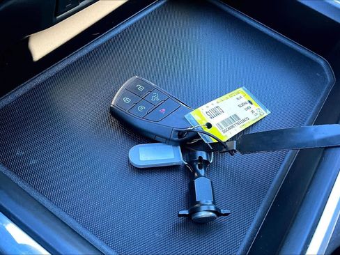 Used 2025 Chevrolet Silverado 2500 LT w/ Convenience Package image 14