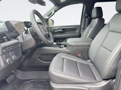 New 2026 Chevrolet Suburban LT w/ Comfort Package image 12