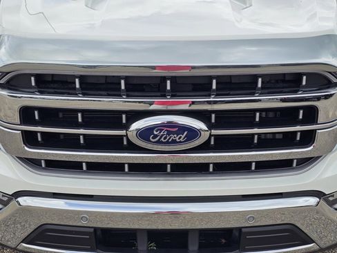 Used 2022 Ford F150 Lariat w/ Equipment Group 502A High AWD/4WD image 3