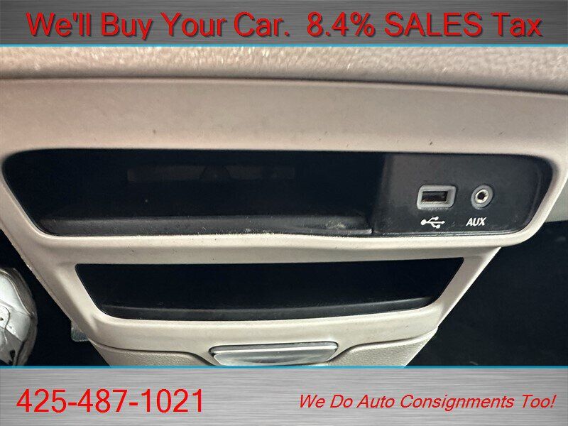 Used 2020 Chrysler Voyager Lxi FWD image 12