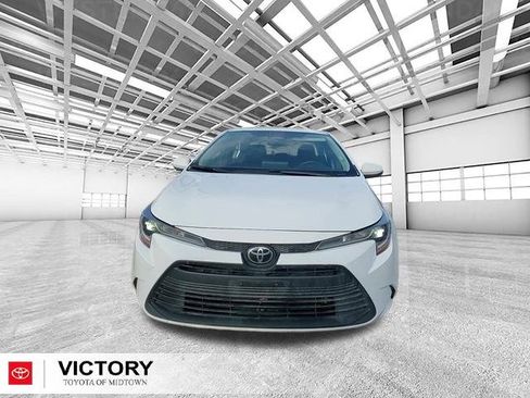 Used 2023 Toyota Corolla LE image 9