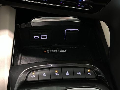 Used 2023 Buick Envision Avenir AWD/4WD image 26