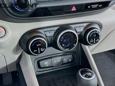 Certified 2026 Hyundai Venue SEL FWD image 22