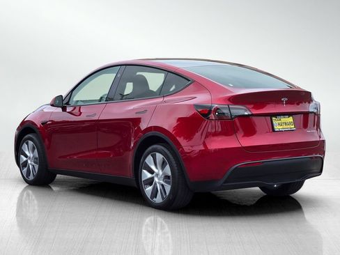 Used 2024 Tesla Model Y Long Range AWD/4WD image 7