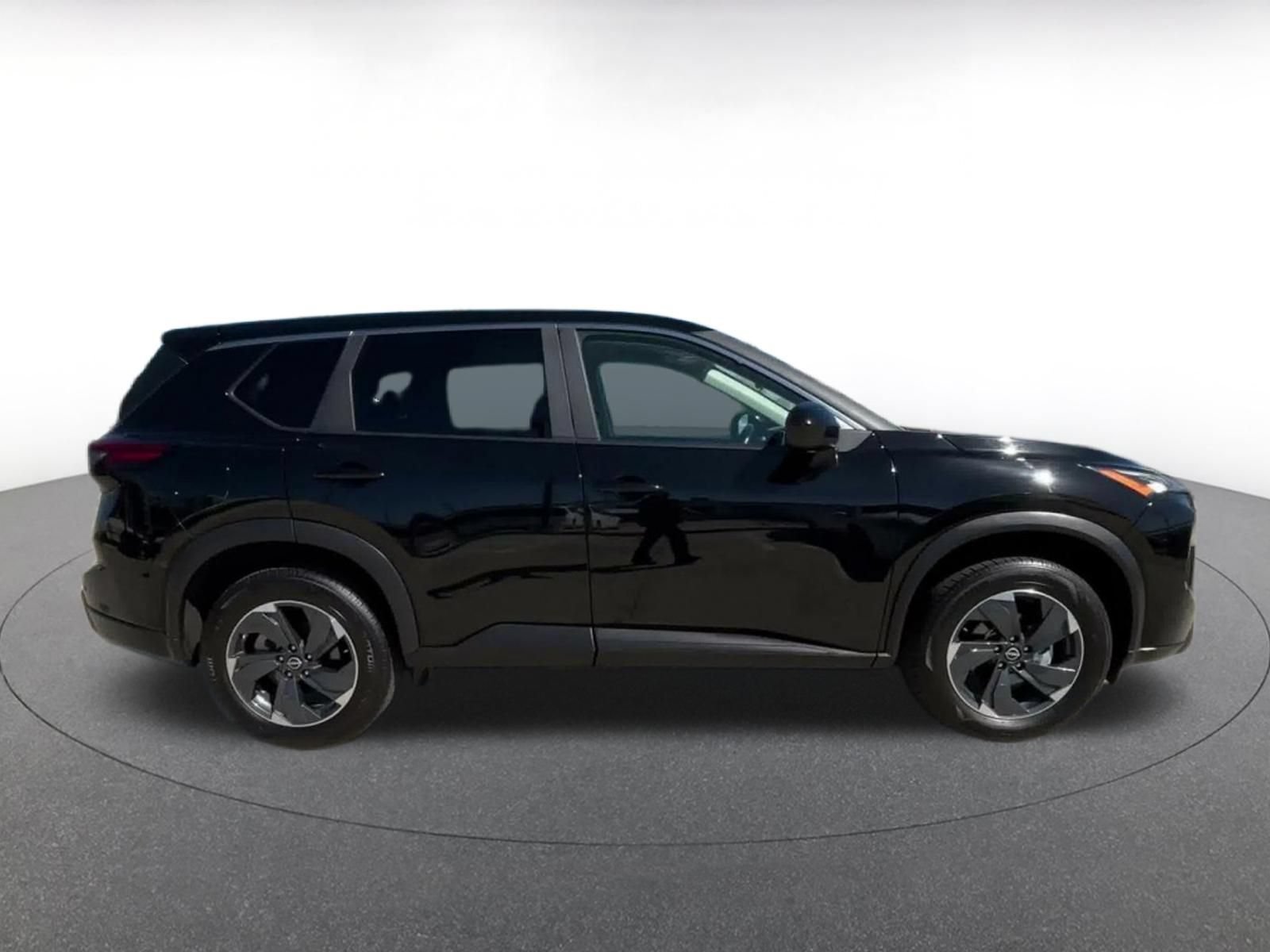 Used 2025 Nissan Rogue SV FWD image 15
