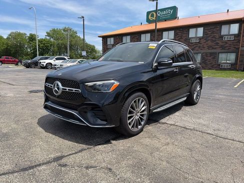 Used 2026 Mercedes-Benz GLE 450 4MATIC w/ Winter Package image 4