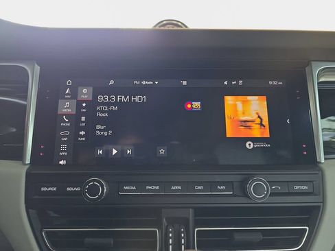 Used 2019 Porsche Macan S AWD/4WD image 23