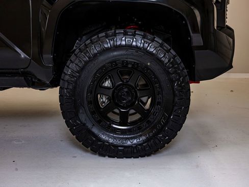 Used 2025 Toyota Tacoma TRD Pro AWD/4WD image 12