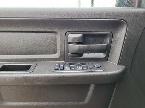 Used 2018 RAM 1500 Express image 17