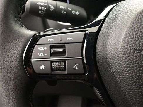 New 2025 Honda Pilot Touring image 7