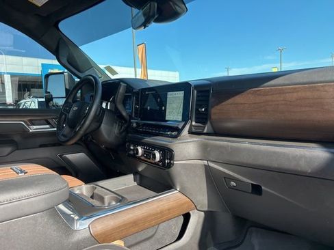 Used 2025 Chevrolet Silverado 2500 High Country w/ Technology Package image 33